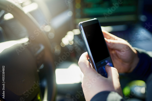 Canvastavla Car, hands and person with phone screen for message, online information or communication in closeup
