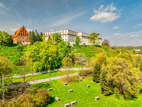 Obraz na płótnie Architektura i panoramy Sandomierza, Polska, Świętokrzyskie, Sandomierz wiosną, Słoneczna pogoda w salonie