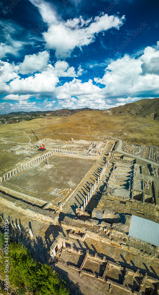 Obraz premium Aerial view of Tripolis on the Meander Ancient City in Denizli City, Turkiye