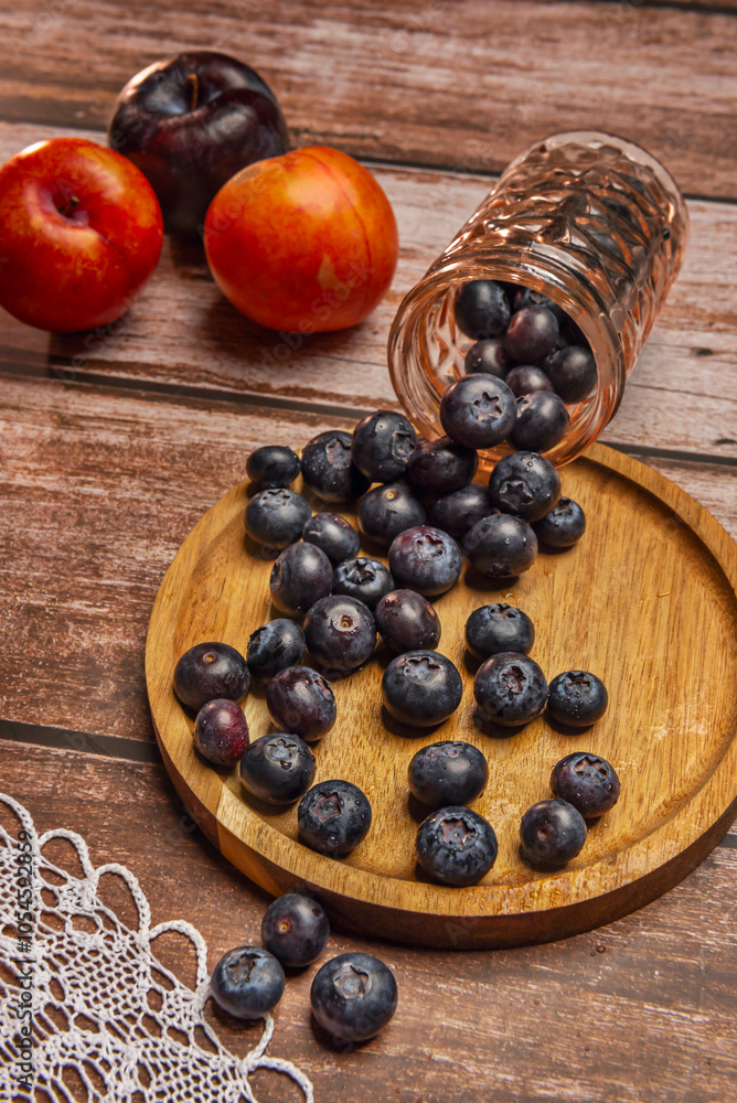 : They are especially known for their high content of antioxidants, particularly anthocyanins, which contribute to their blue color blueberrie : They are especially known for their high content of antioxidants, particularly anthocyanins, which contribute to their blue color blueberrie