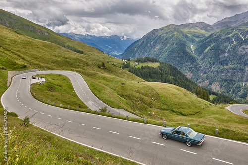 Obraz na płótnie Picturesque alpine serpentine mountain road. Grossglockner. Highlight route in Austria w salonie