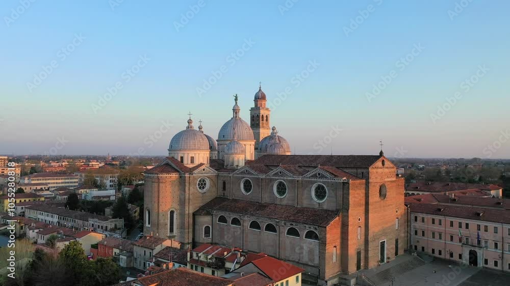 custom made wallpaper toronto digitalPadova, vista aerea della città. Italia.
Le cupole della abbazia di Santa Giusta a Padova, Citta del veneto.