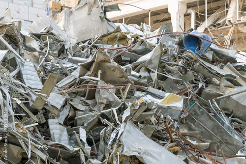 Schilderij op canvas The wreckage of a demolished building