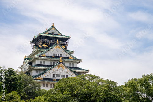 Full outdoor shot of Osaka Castle in Japan