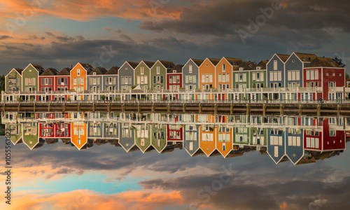 Obraz na płótnie Reflection with houses on the lake in Houten Netherlands w salonie