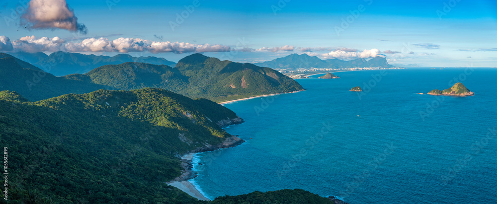 Obraz premium View of Rio and the ocean from the mountain.