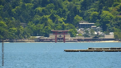 世界遺産・日本三景厳島神社大鳥居　広島県廿日市市宮島