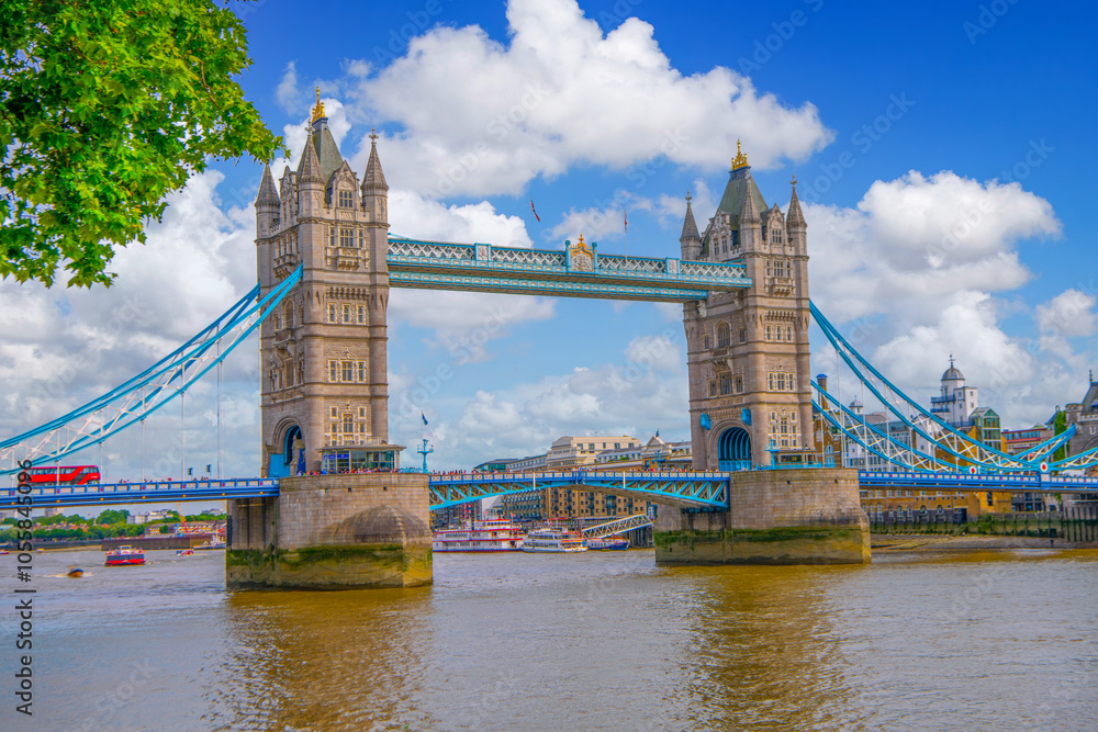 Fototapeta premium The skyline of London: from the Tower Bridge to London Bridge during day time, United Kingdom