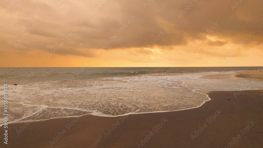 Obraz premium sunset on the beach