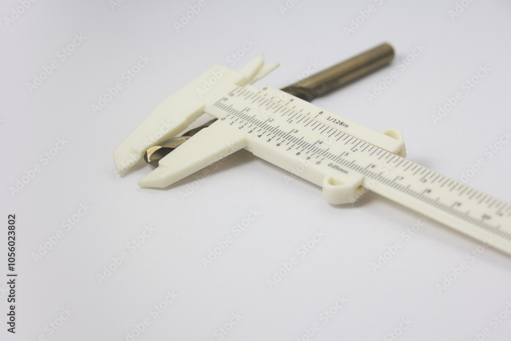 Measuring drill bit size with a vernier caliper Measuring drill bit size with a vernier caliper