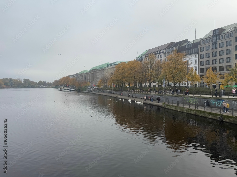 Fototapeta premium Hamburg Alster River in Autumn