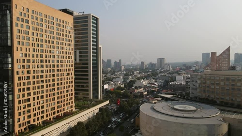 Toma aérea de la ciudad de México en la zona más rica de la ciudad llamada Polanco.