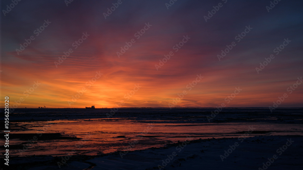 Obraz premium sunset in the north of Russia