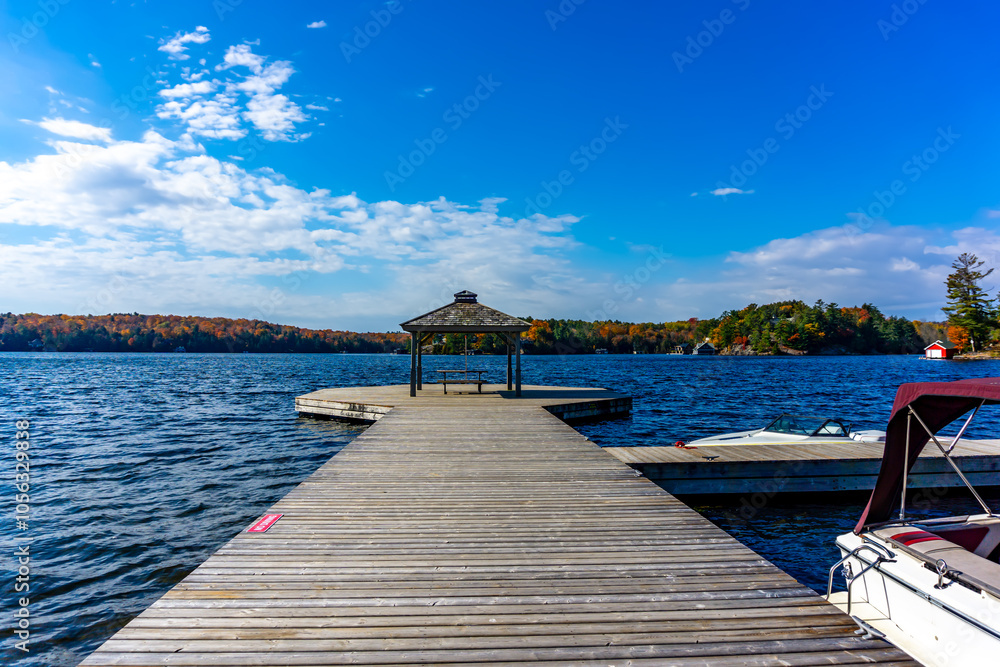 Obraz premium Colors of autumn at Rosseau Waterfront Park, Jim Swift Drive, Rosseau, Seguin Township, Parry Sound District,.