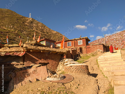 фотографія Seta Buddhist Monastery in western Sichuan, traditional Tibetan architecture