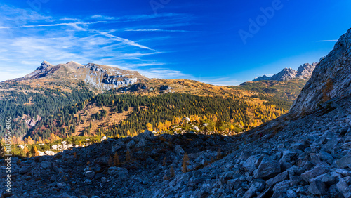 Obraz na płótnie Autumn colors are exploding in the woods of Carnic Alps w salonie