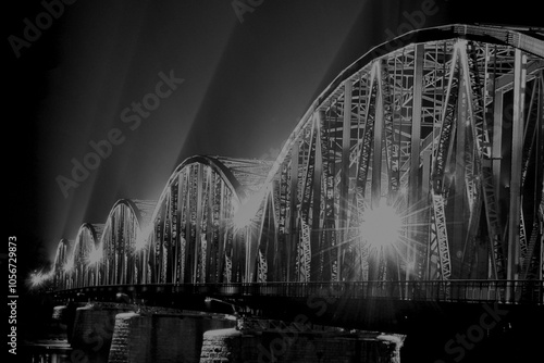 Most we mgle nocą