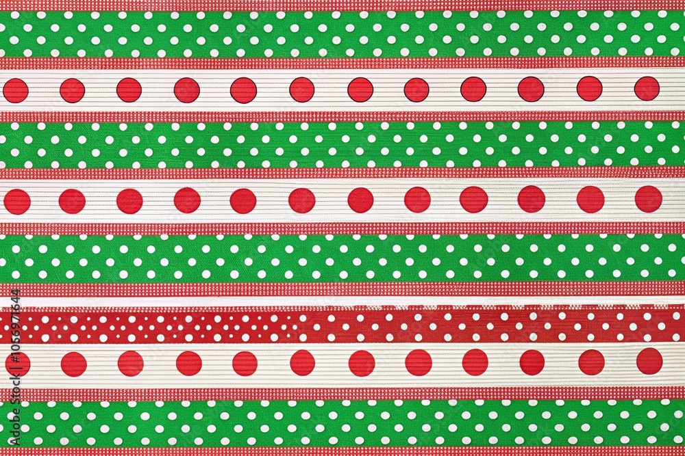 Subtle Red and Green Patterns for a Minimalist Holiday Feel Subtle Red and Green Patterns for a Minimalist Holiday Feel