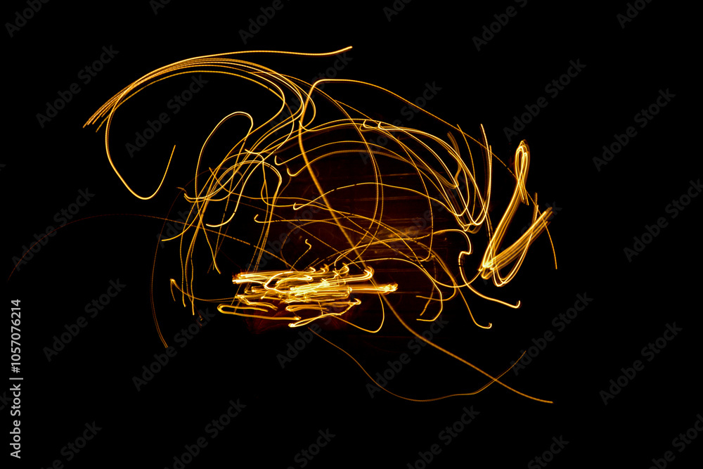 malowane światłem, obraz świetlny z wzorami i kształtami, abstrakcyjna fotografia z poruszającymi się światłami, Blurred Light painting, żółte maziaje świetlne, light painting photography, abstarct
