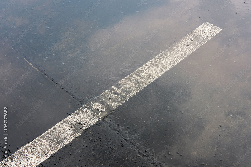 Fototapeta premium water drops on the road