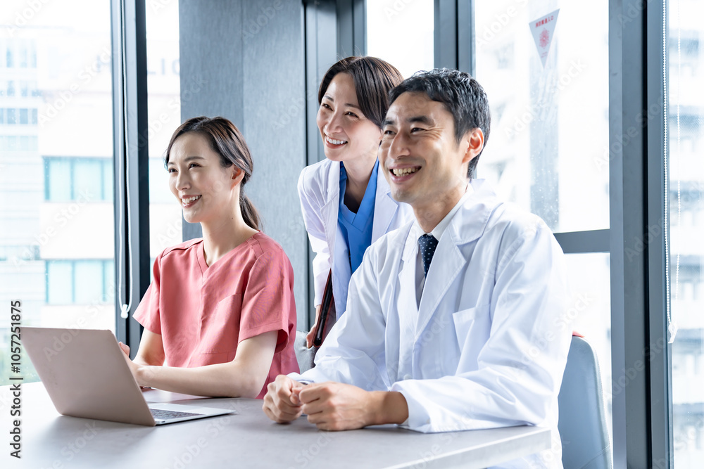 Fototapeta premium 室内で見つめる医師