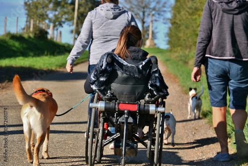 Promenade en fauteuil roulant.