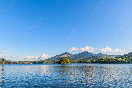 磐梯山のふもと桧原湖
