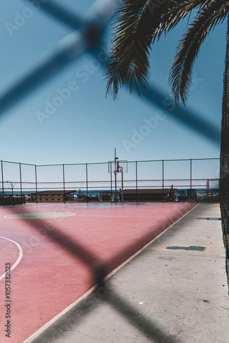 Basketballcourt in der Türkei am Strand