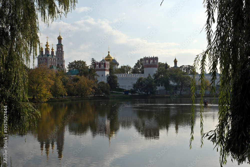 Fototapeta premium Russia, Moscow, Novodevichy Convent, reflection in the lake