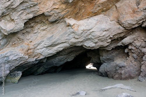 Cave Rock (Tuawera) at Sumner Beach: Iconic Coastal Landmark in New Zealand