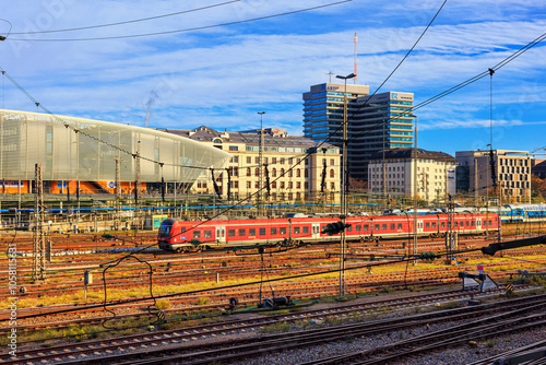 Obraz na płótnie Cityscape - view of the main railway line next to the Munchen Hauptbahnhof or Munich Central Station, Munich, Bavaria, Germany w salonie
