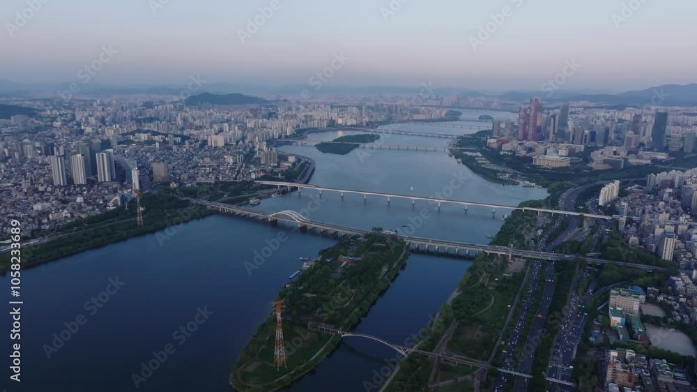 Aerial View of the Han River and Dangsan Bridge, Seoul. 서울, 당산철교, 한강 Aerial View of the Han River and Dangsan Bridge, Seoul. 서울, 당산철교, 한강