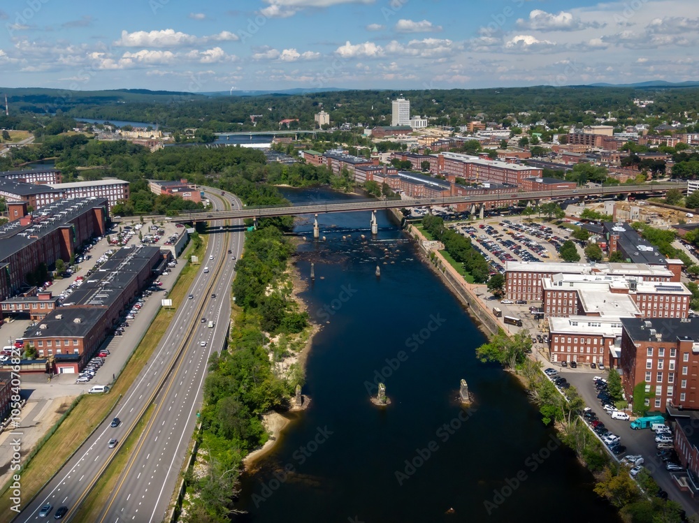 Fototapeta premium Merrimack River, Manchester, New Hampshire, United States.
