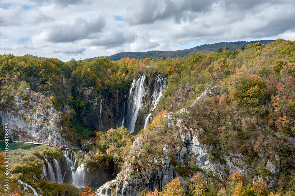Obraz premium Autumn magic at Plitvice Lakes Waterfalls