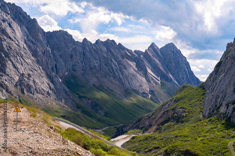 Fototapeta premium Inside the mountains