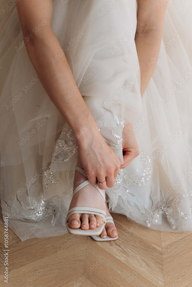hands of bride