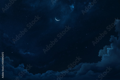 Nachthimmel mit Wolken und einem schmalen Mond

 photo