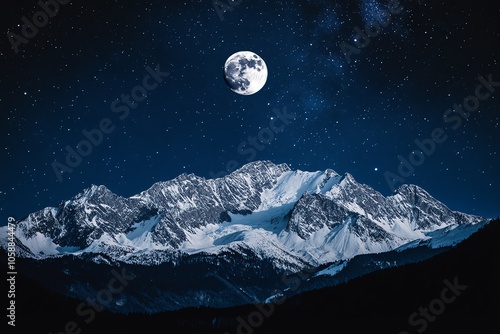 Montagnes enneigées sous ciel étoilé avec lune pleine lumineuse..