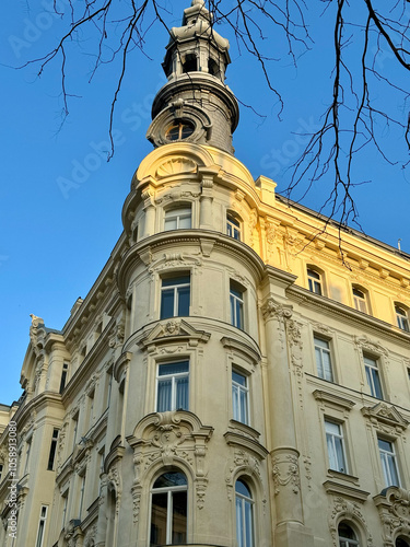 Obraz na płótnie Historische Altbaufassaden in Mariahilf, 6. Bezirk von Wien, Österreich w salonie