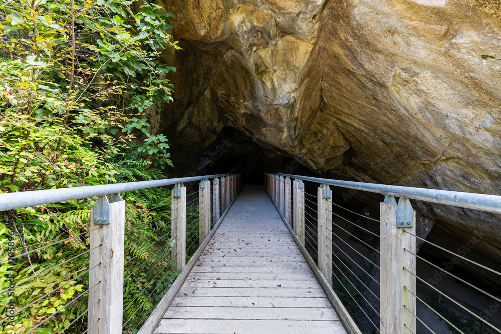Caglieron caves