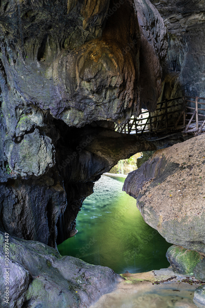 Caglieron caves