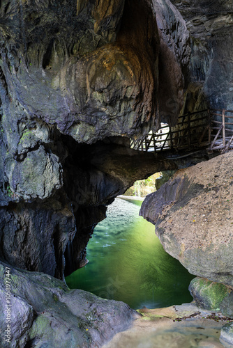 Obraz na płótnie Caglieron caves w salonie
