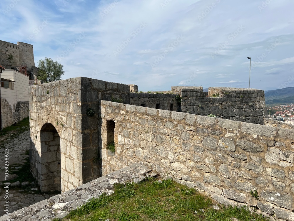Obraz premium The Fortress of Knin or Knin Fortress, Croatia - die Festung Knin oder Burg Knin, Kroatien - Kninska Tvrđava ili srednjovjekovna tvrdjava Knin, Hrvatska