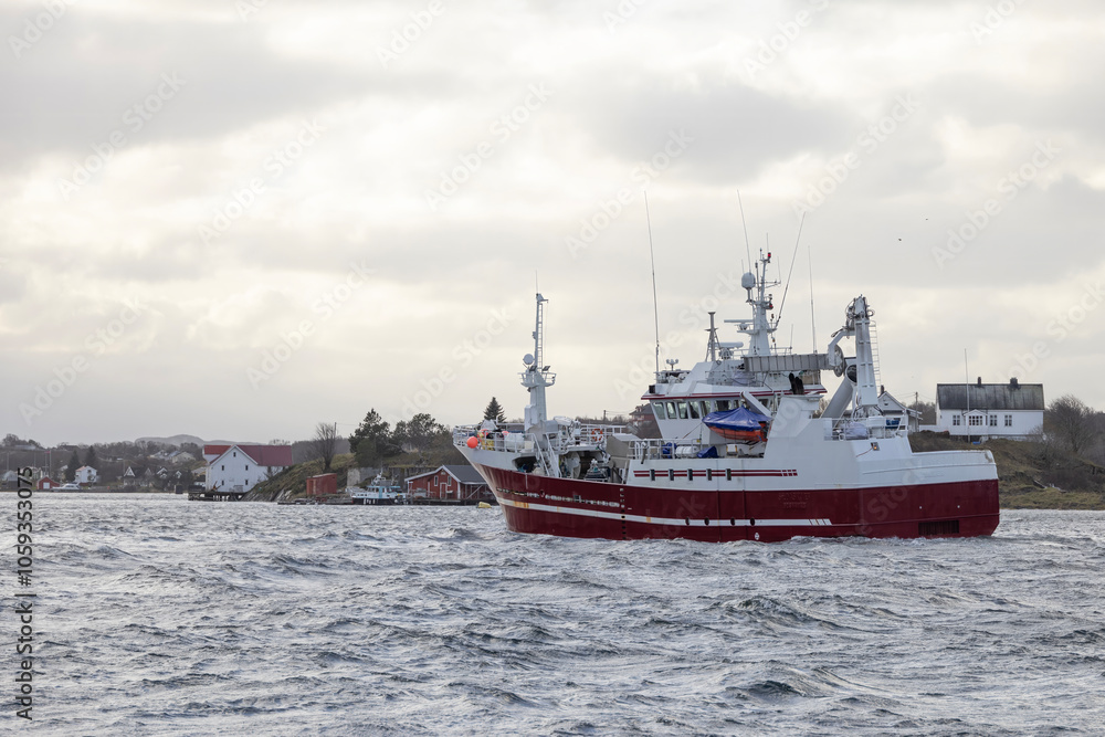 Sjohav - H-260-K (LMMF) is a Norwegian Fishing vessel. owned by Sjohav As. The boat uses purse seine/purse net and is registered in Kvinnherad - Vestland. Here passing Brønnøysund harbor Sjohav - H-260-K (LMMF) is a Norwegian Fishing vessel. owned by Sjohav As. The boat uses purse seine/purse net and is registered in Kvinnherad - Vestland. Here passing Brønnøysund harbor