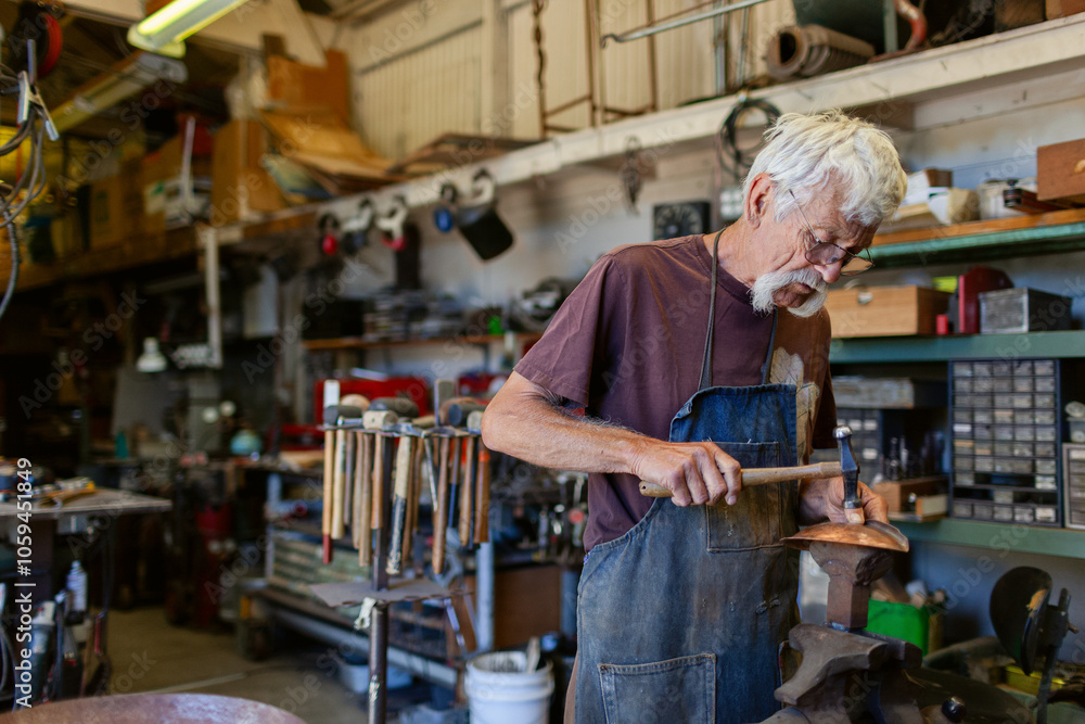 Metal workshop Artist Senior
Metal workshop Artist Senior