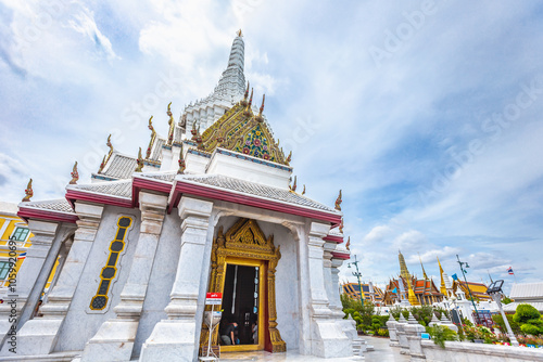 Sticker The Bangkok City Pillar Shrine is located at the southeast corner of Sanam Luang, opposite the Grand Palace , Phra Nakhon District, Bangkok