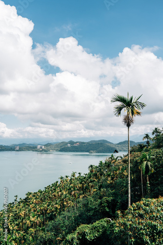 Obraz na płótnie View of Sun Moon Lake in Nantou County, Taiwan w salonie