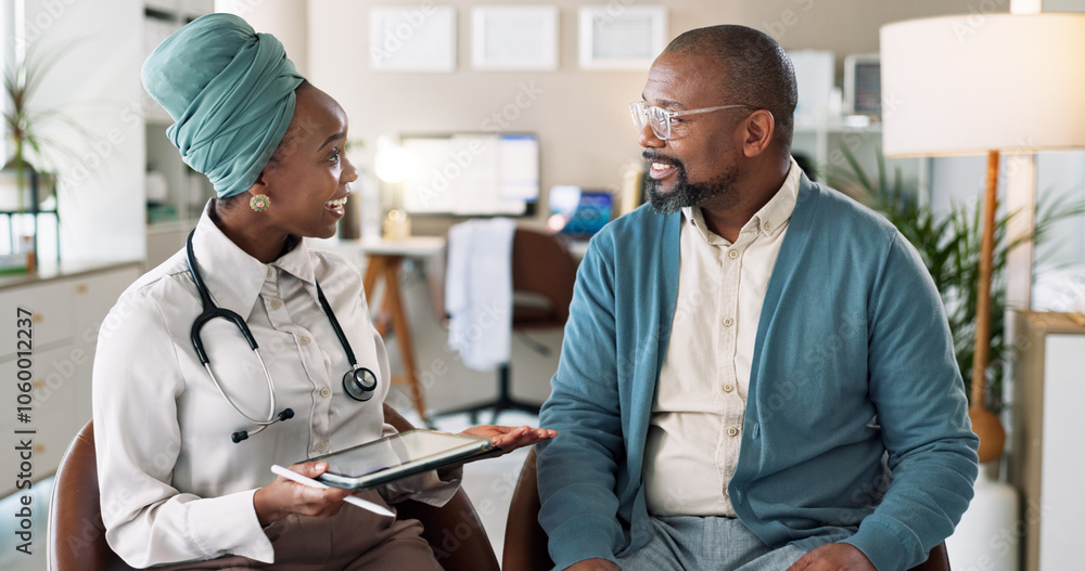 Obraz premium African patient, tablet and talking to happy doctor for healthcare, insurance or excellent exam results. People, technology and medical worker in consultation for wellness, checkup and help in clinic