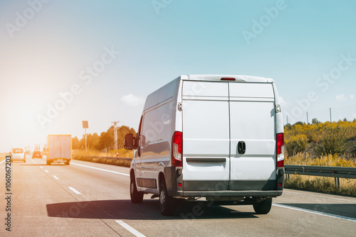 Obraz na płótnie Highway with a white cargo van ahead w salonie