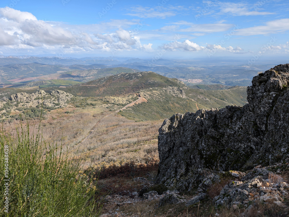 Fototapeta premium view, landscape, mountains, nature, autumn, sky, clouds, spain,